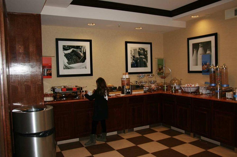 Hotel Hampton By Hilton Brattleboro Restauracja zdjęcie